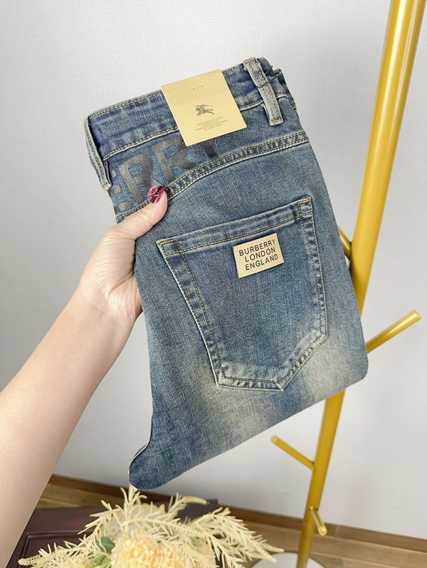 ブランドジーンズ正面デザイン